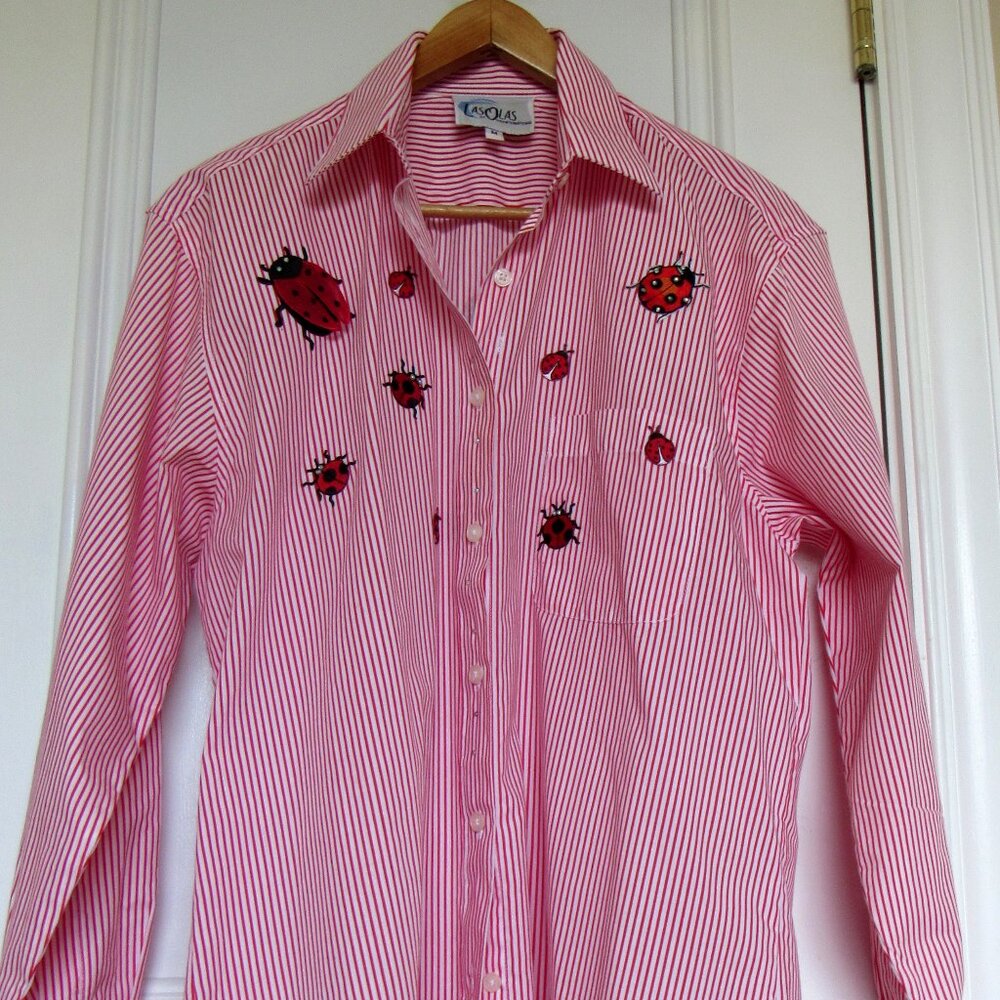 Las Olas Women’s Red White M Shirt Ladybug Embroidery Bling Button Pinstripe